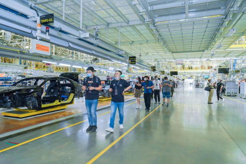 揭秘中國汽車智造 極能探秘 進階之旅 媒體探訪張家口領(lǐng)克工廠